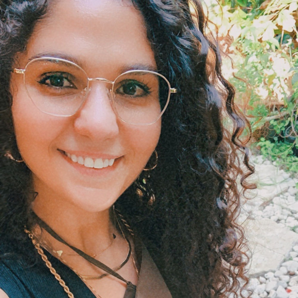 Meet your Posher, Daniella